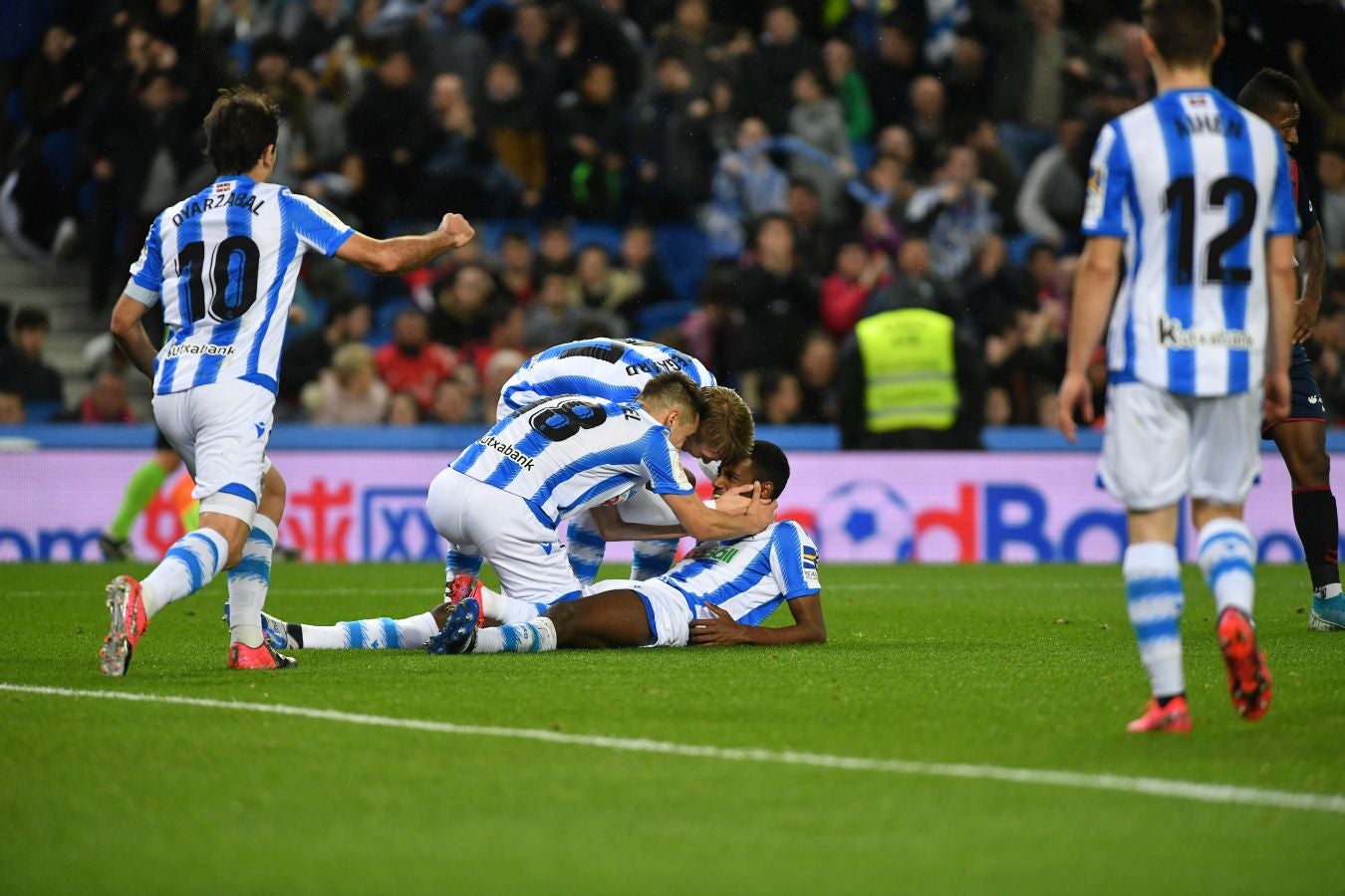 La Real Sociedad sigue soñando con la Copa tras eliminar a Osasuna. Los txuri-urdin estarán en el bombo de cuartos