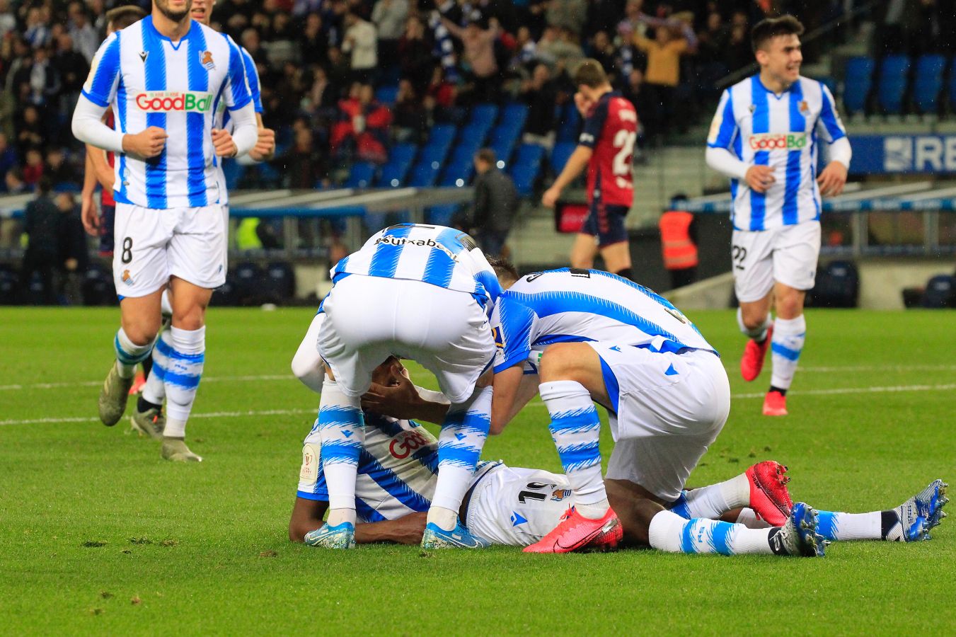 La Real Sociedad sigue soñando con la Copa tras eliminar a Osasuna. Los txuri-urdin estarán en el bombo de cuartos