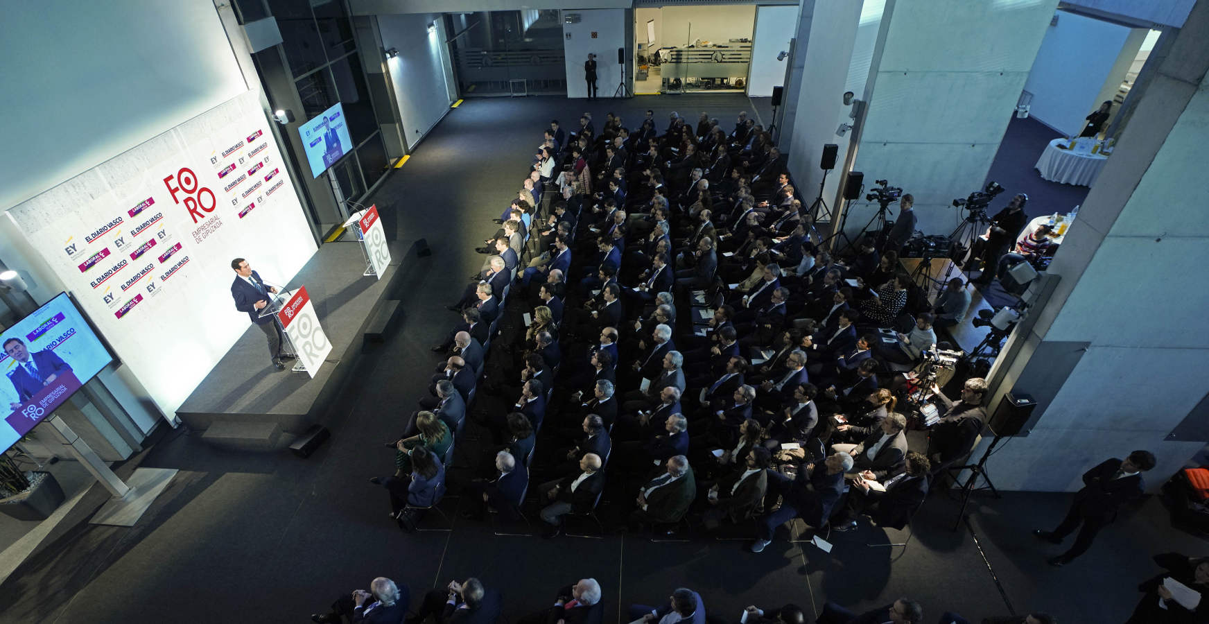 Fotos: Garamendi subraya en la «voluntad de diálogo» de CEOE para la reforma laboral