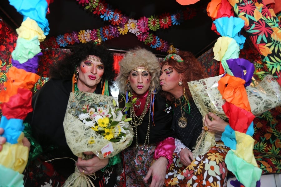 El sonido de martillos, sartenes y panderetas anuncia el Carnaval en la Parte Vieja, Gros, Centro, Egia, Amara y Herrera. 