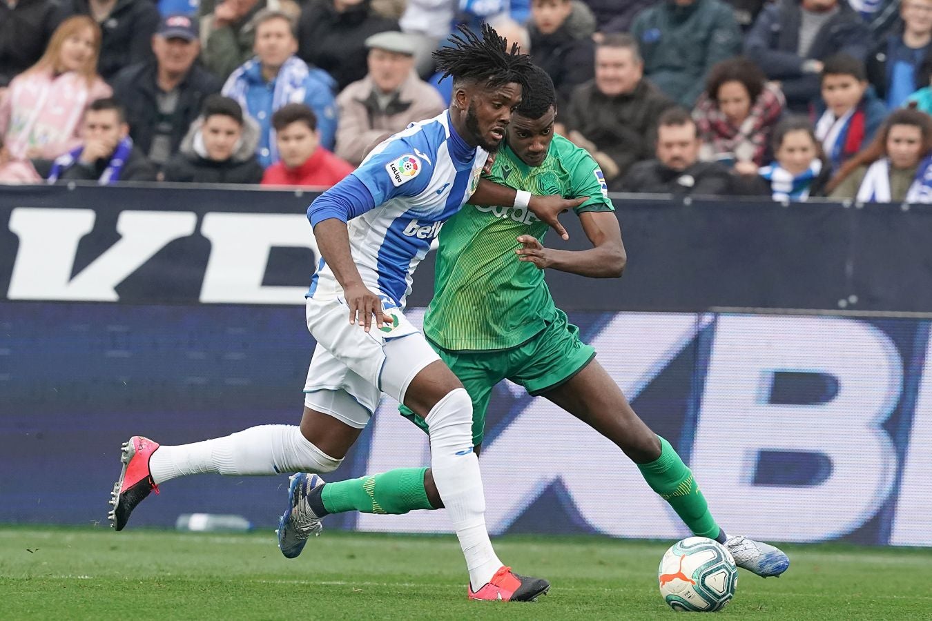 Los txuri-urdin caen en Butarque tras el gol de falta directa de Óscar Rodríguez en el último minuto. Isak adelantó a la Real en la primera parte y Omeruo puso las tablas en el 48. 