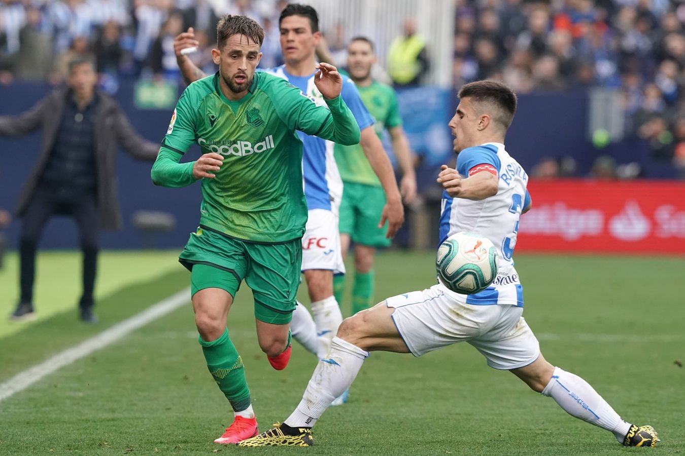Los txuri-urdin caen en Butarque tras el gol de falta directa de Óscar Rodríguez en el último minuto. Isak adelantó a la Real en la primera parte y Omeruo puso las tablas en el 48. 