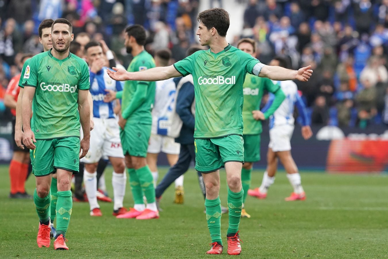 Los txuri-urdin caen en Butarque tras el gol de falta directa de Óscar Rodríguez en el último minuto. Isak adelantó a la Real en la primera parte y Omeruo puso las tablas en el 48. 