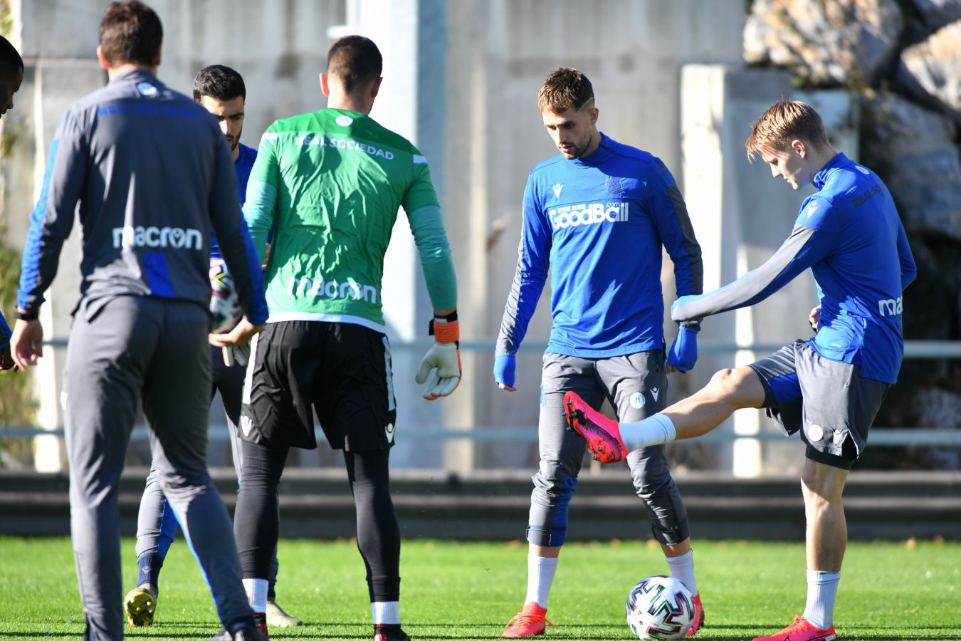 La Real Sociedad se mide al Real Madrid en cuartos de final de la Copa del Rey. Merino y Moyá han entrado en la convocatoria y Sangalli se ha quedado fuera