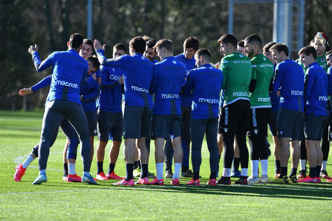 La Real Sociedad se mide al Real Madrid en cuartos de final de la Copa del Rey. Merino y Moyá han entrado en la convocatoria y Sangalli se ha quedado fuera