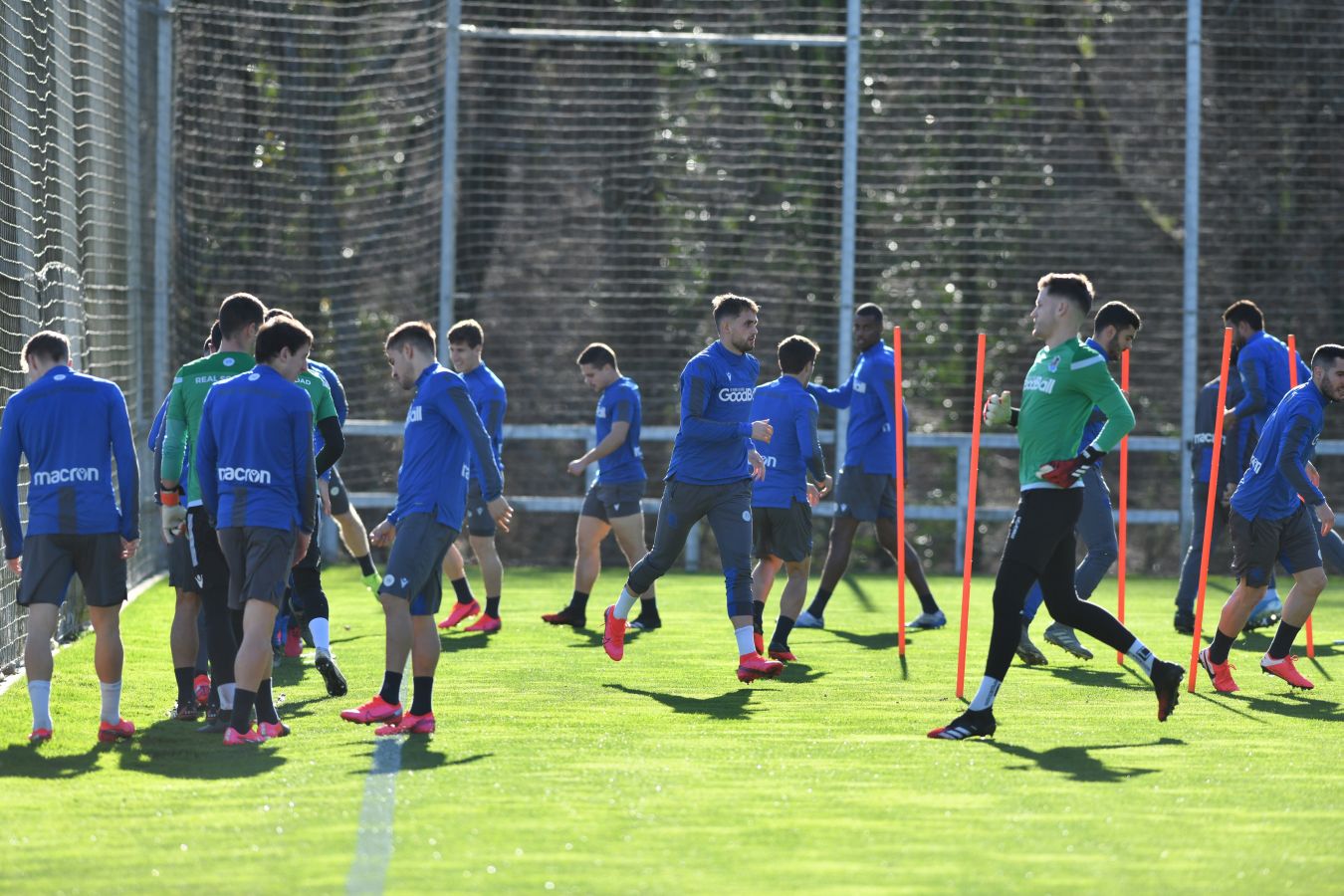 La Real Sociedad se mide al Real Madrid en cuartos de final de la Copa del Rey. Merino y Moyá han entrado en la convocatoria y Sangalli se ha quedado fuera