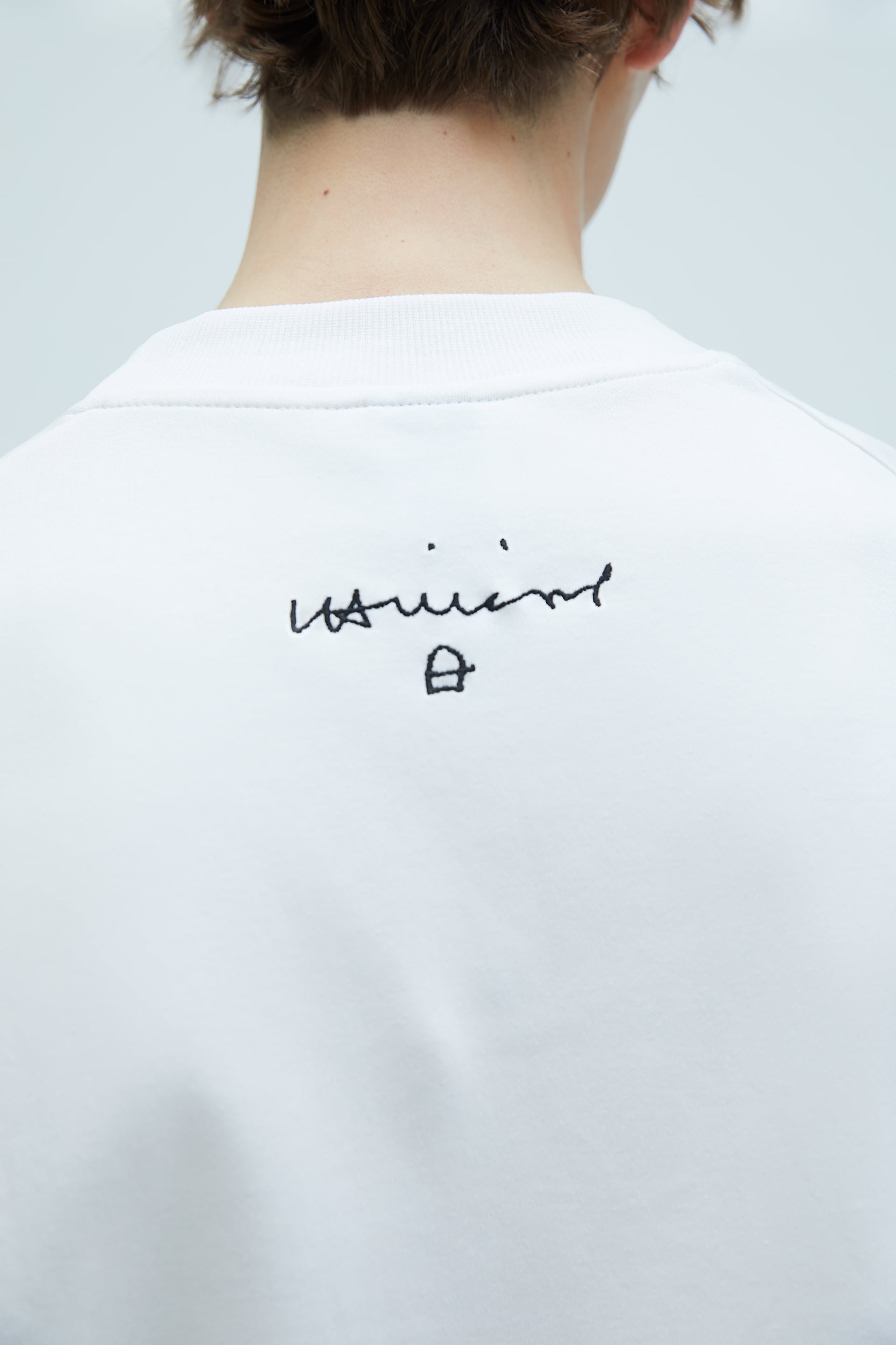 Camisetas y sudaderas para hombres con estampados con obras del artista donostiarra están a la venta en todo el mundo