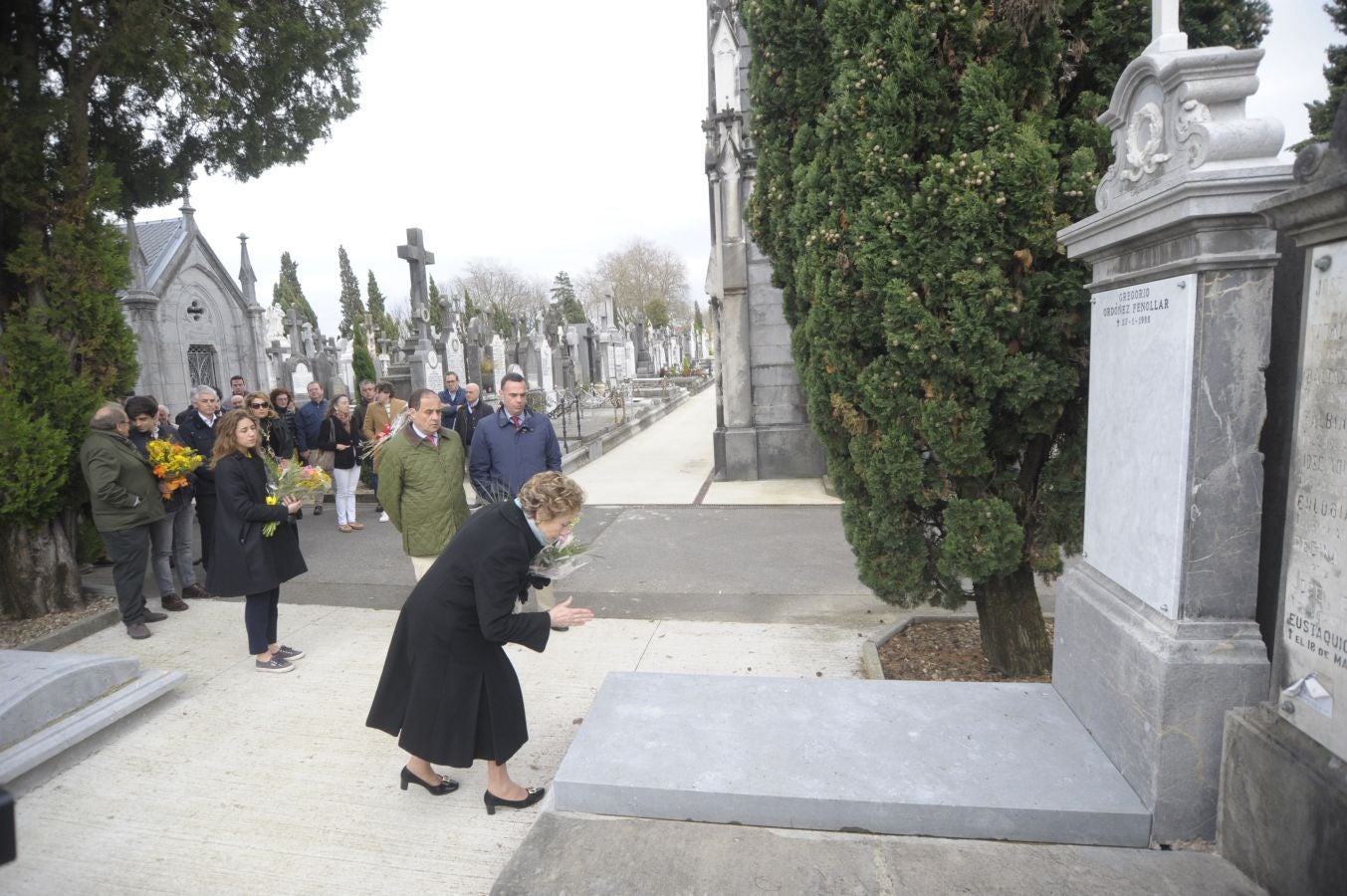 El alcalde Goia, Manuel Valls y Adolfo Suárez Illana asisten en San Sebastián al homenaje por el histórico socialista asesinado hace 24 años.