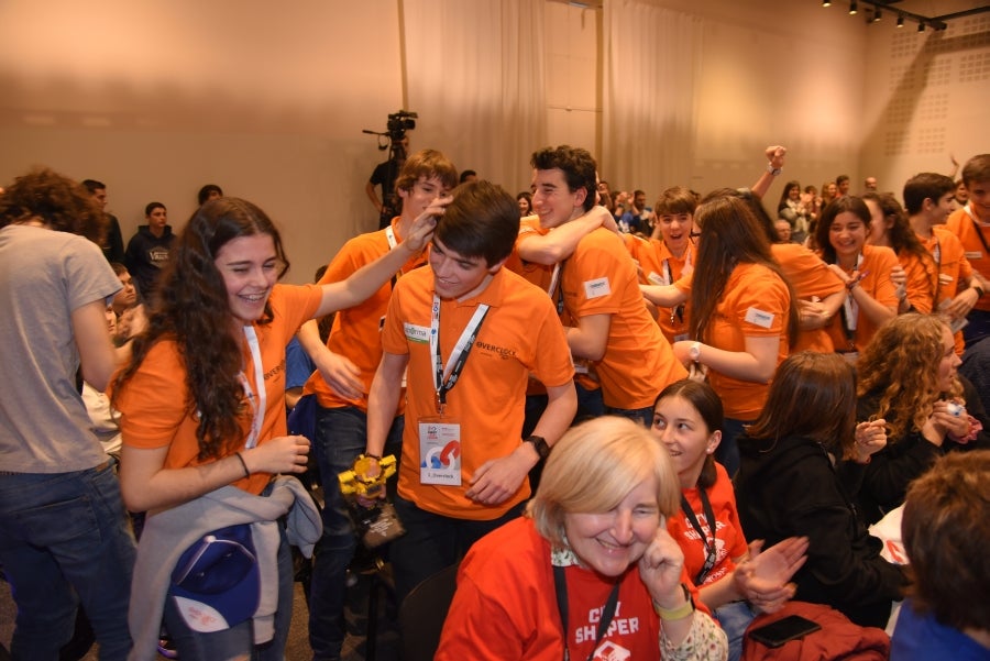 Axular Lizeoa de Donostia disputará la final estatal tras vencer en la First Lego League Euskadi. 