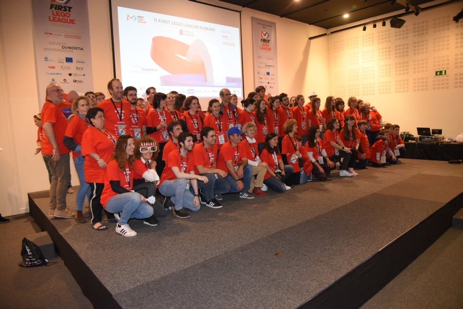 Axular Lizeoa de Donostia disputará la final estatal tras vencer en la First Lego League Euskadi. 