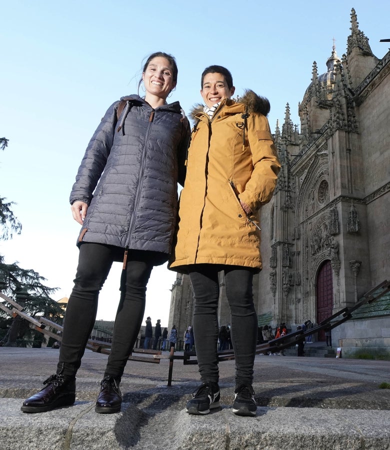La afición de la Real Sociedad acompaña a las jugadoras y se prepara para la final de la Supercopa, en Salamanca. 