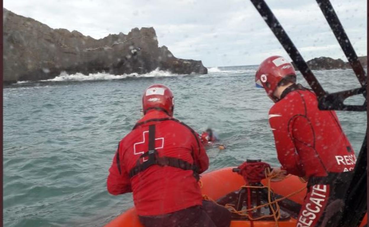 Rescate de la Cruz Roja en Mutriku. 