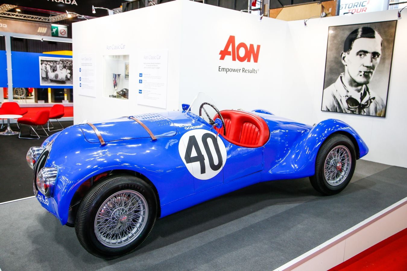 La historia del automovilismo se ha congregado estos días en el salón Rétromobile de París donde se han podido ver modelos legendarios de marcas como Renault, Ferrari, Citroen, Lamborghini, Ford, Mercedes, Porsche y Bugatti entre muchas otras.