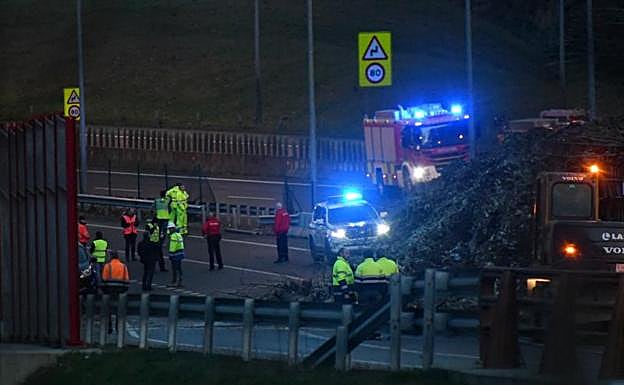 «Los camiones están sin limpiar desde el jueves y nos dicen que usemos agua y jabón» 