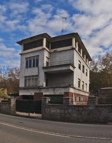 Imagen secundaria 2 - Sofocado un incendio en un edificio abandonado de Martutene declarado como Bien Cultural