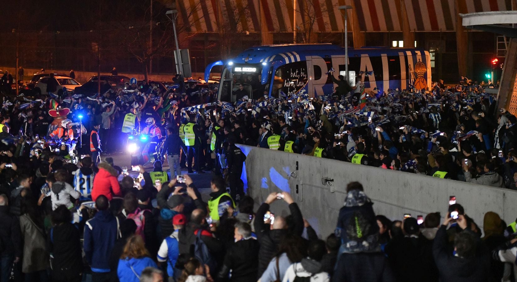 La afición txuri-urdin no ha fallado en las horas previas al partido de semifinales de Copa del Rey frente al Mirandes.