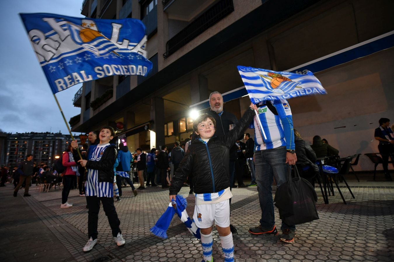 La afición txuri-urdin no ha fallado en las horas previas al partido de semifinales de Copa del Rey frente al Mirandes.