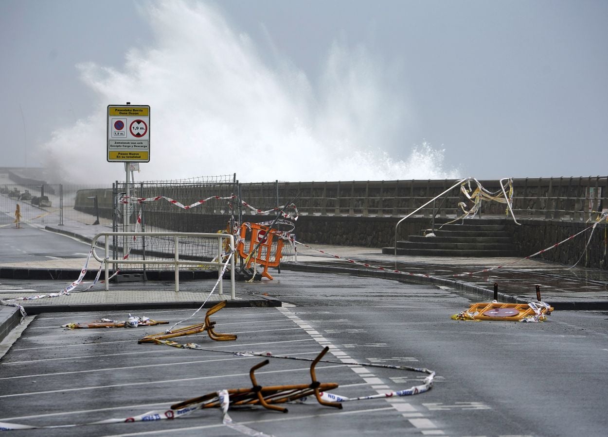 El Departamento vasco de Seguridad ha activado un aviso amarillo este lunes y el martes por riesgo para la navegación ya que se esperan olas de entre 4 y 5 metros de altura.