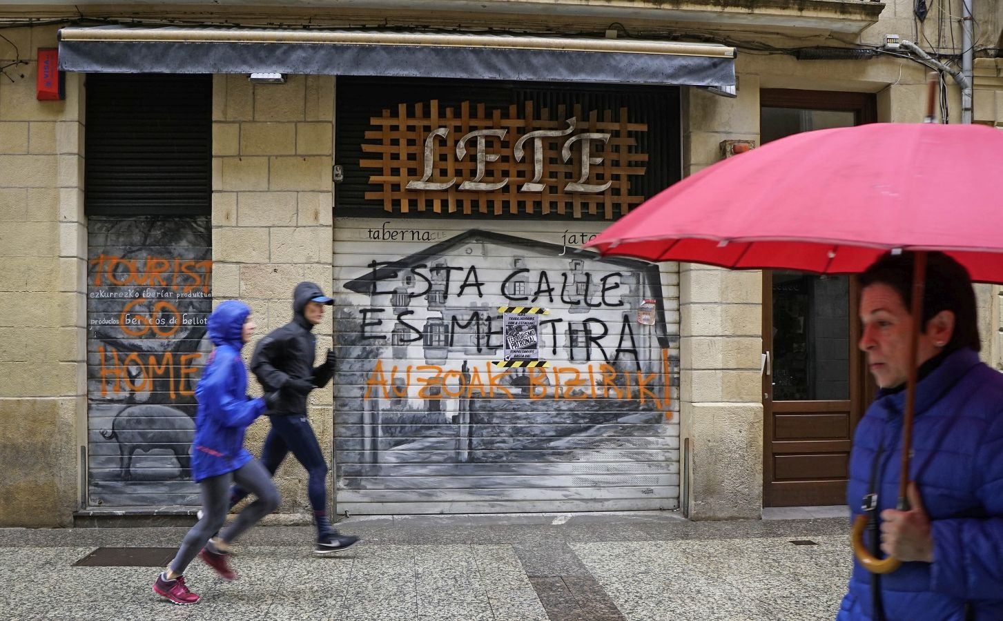 El Departamento vasco de Seguridad ha activado un aviso amarillo este lunes y el martes por riesgo para la navegación ya que se esperan olas de entre 4 y 5 metros de altura.