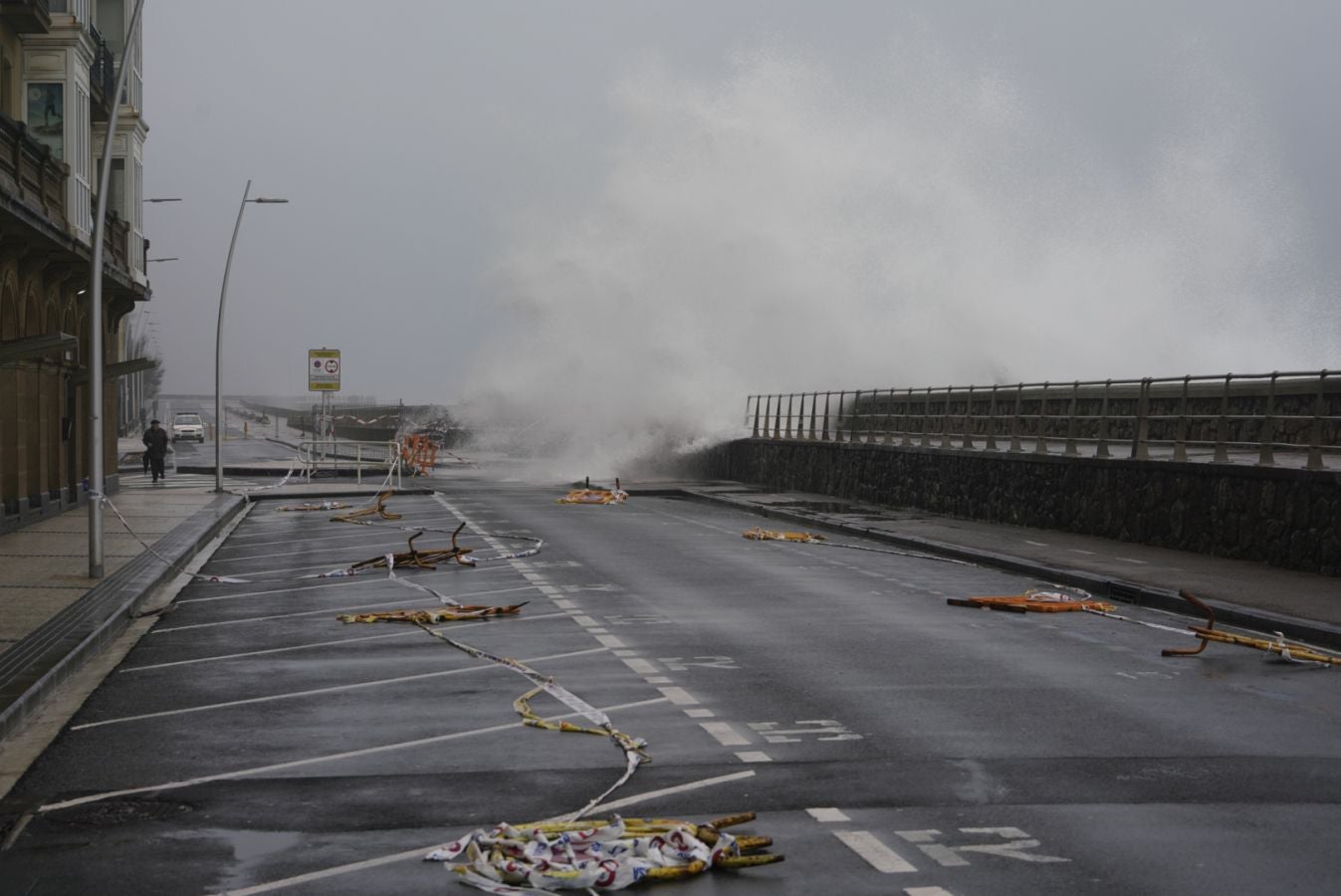 El Departamento vasco de Seguridad ha activado un aviso amarillo este lunes y el martes por riesgo para la navegación ya que se esperan olas de entre 4 y 5 metros de altura.