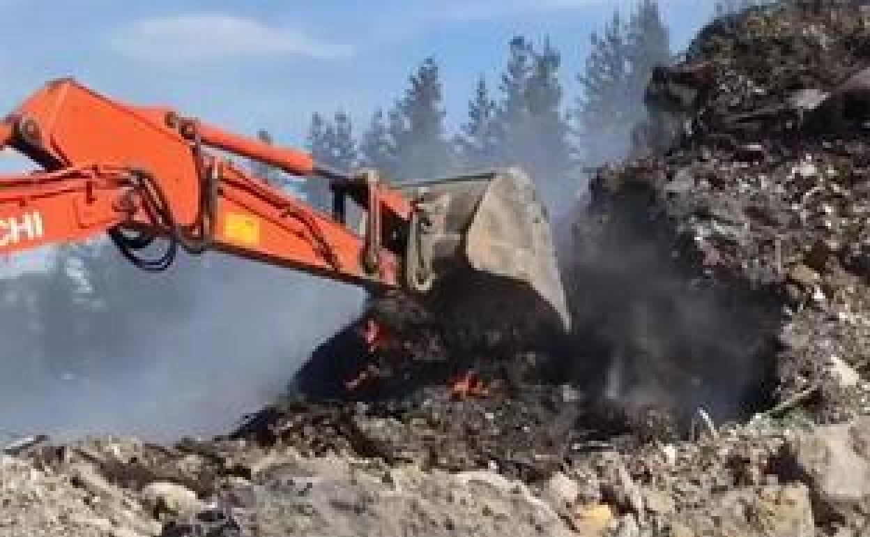 Los responsables del operativo esperan apagar mañana los incendios