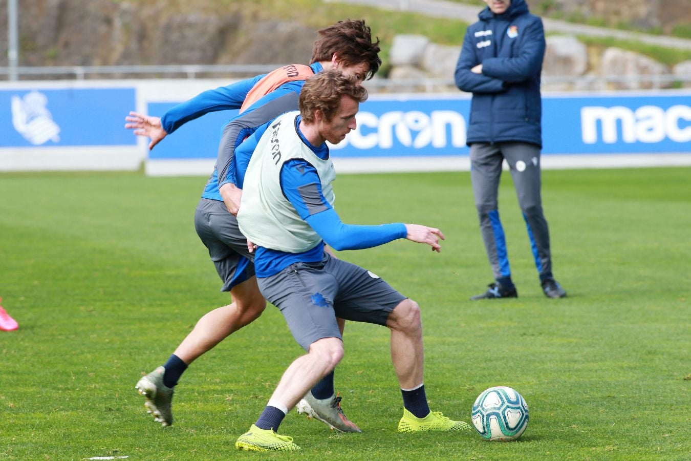 Las mejores imágens del entremiento del conjunto txuri urdin.