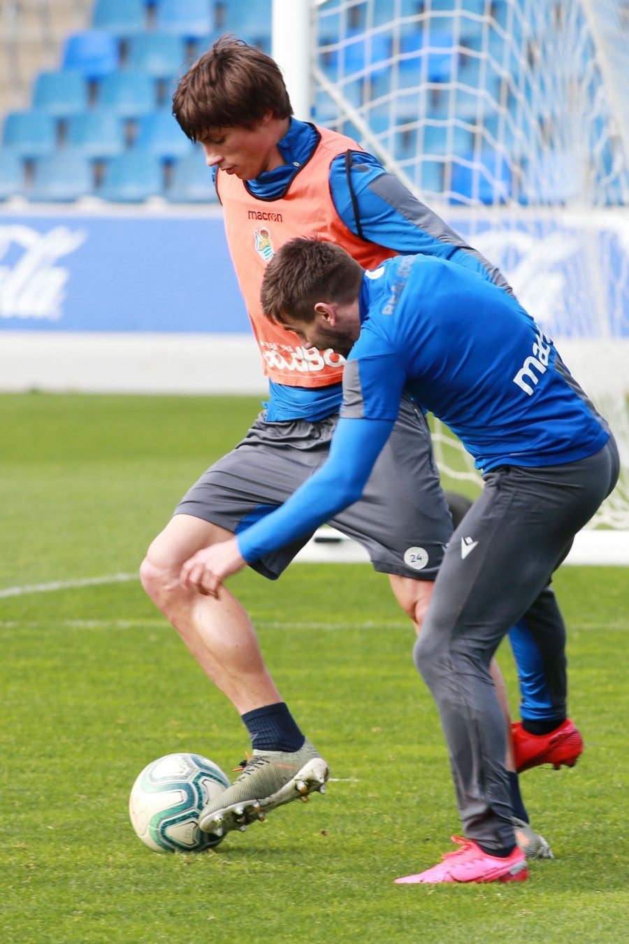 Las mejores imágens del entremiento del conjunto txuri urdin.