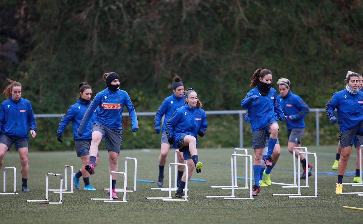 Las jugadoras de la Real, en un entrenamiento. 