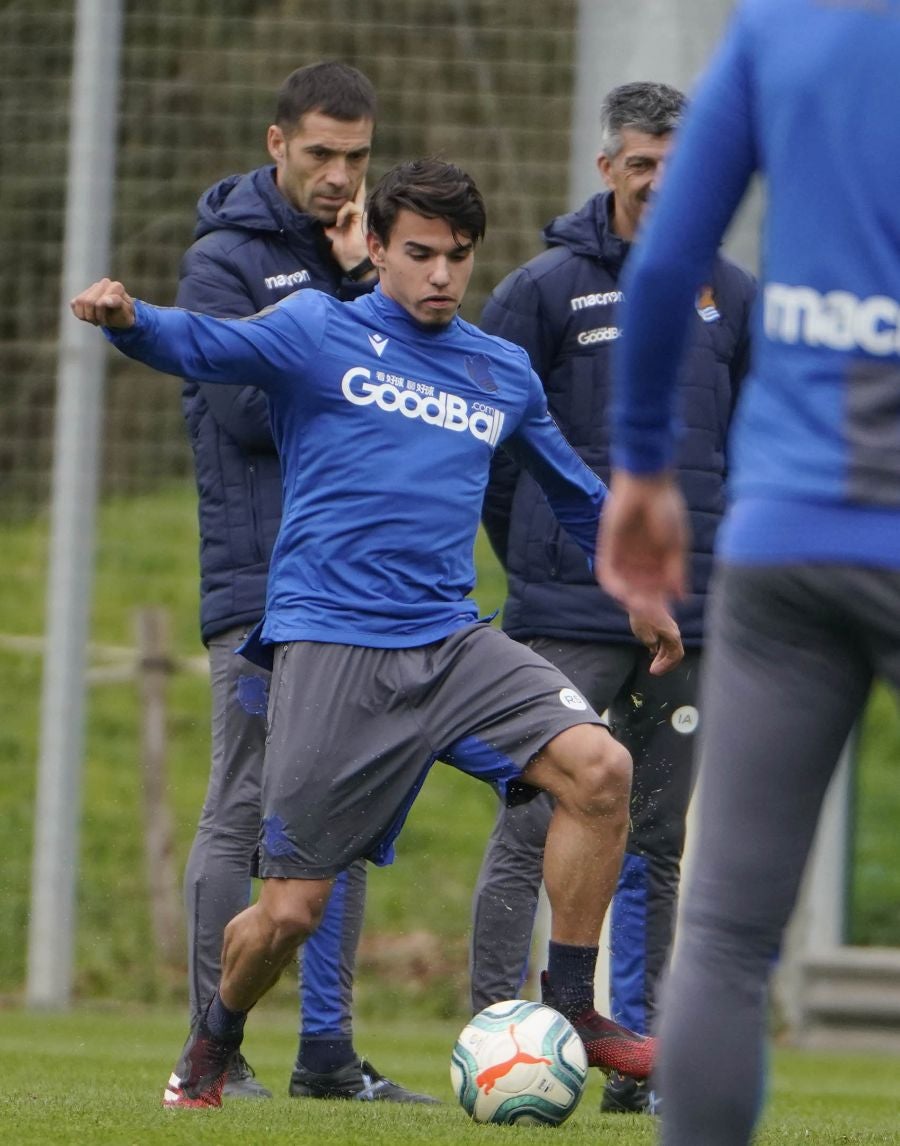 Los cinco canteranos del Sanse han saltado al césped junto con los intengrantes de la primera plantilla, en la que se ha visto corretear a Illarramendi