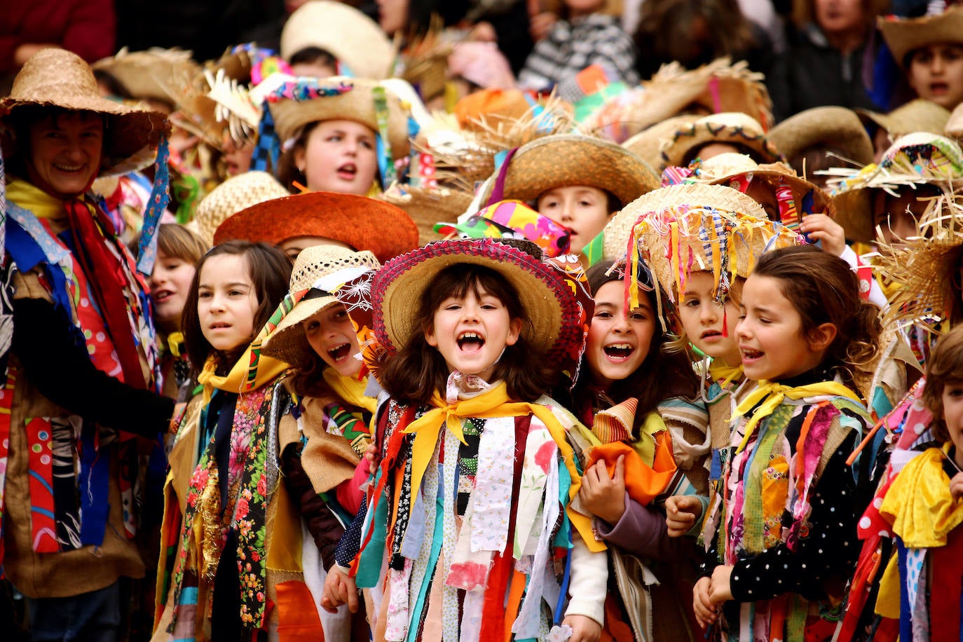 Los niños de Lezo ha vivido un viernes especial con motivo del carnaval.