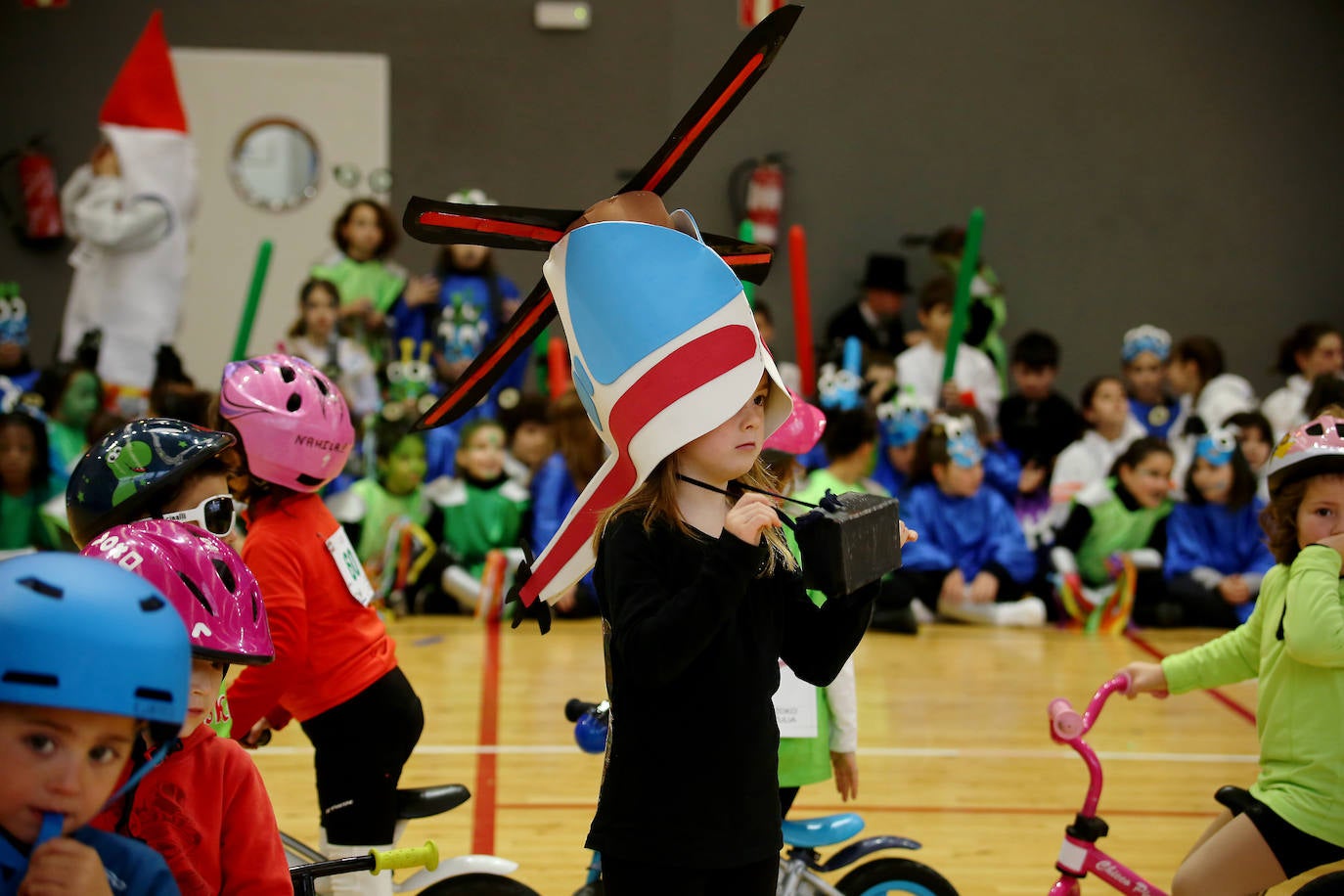 La Herri Eskola de Lezo ha vivido un viernes especial con motivo del carnaval.