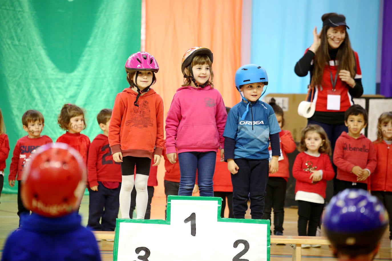 La Herri Eskola de Lezo ha vivido un viernes especial con motivo del carnaval.