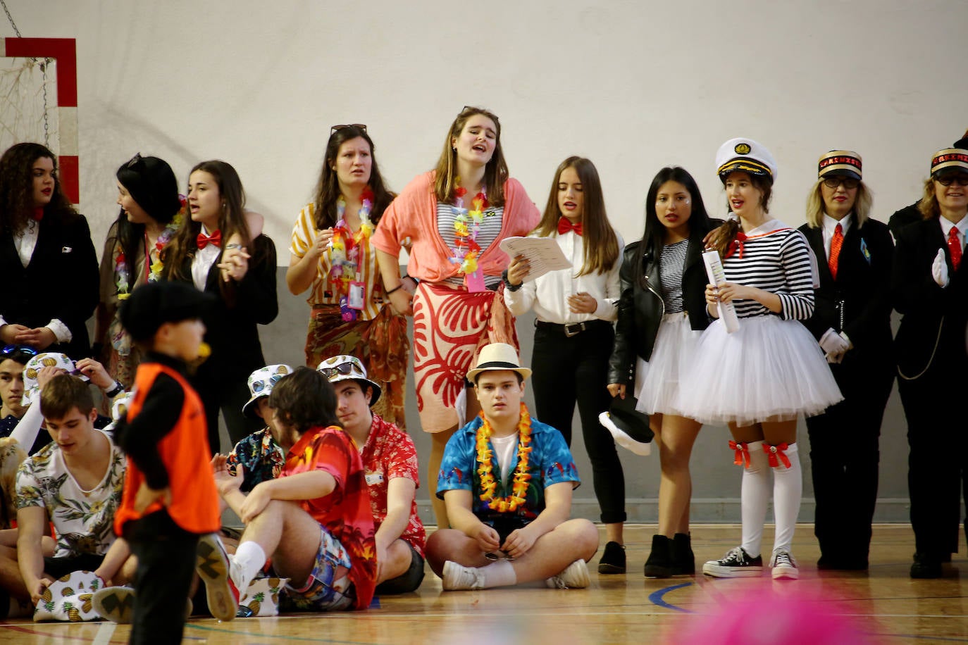 La Herri Eskola de Lezo ha vivido un viernes especial con motivo del carnaval.
