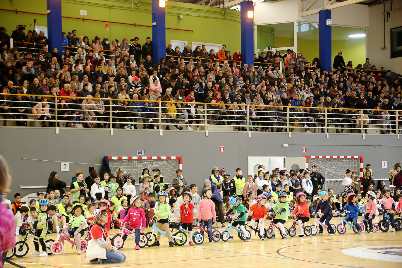 La Herri Eskola de Lezo ha vivido un viernes especial con motivo del carnaval.
