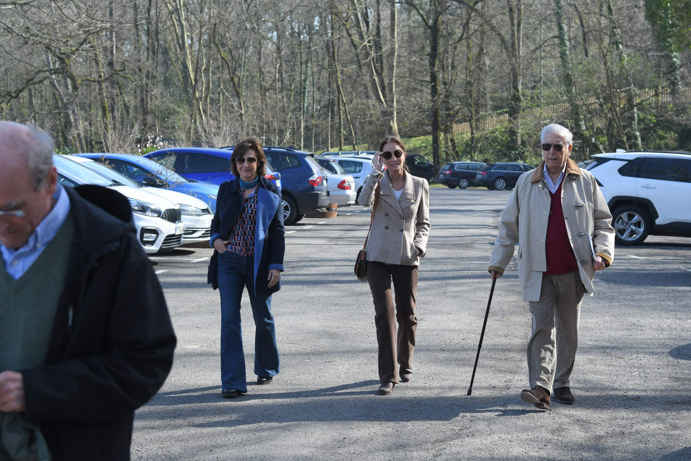 Mario Vargas Llosa e Isabel Preysler realizaron la visita en compañía de amigos y de responsables de Chillida Leku