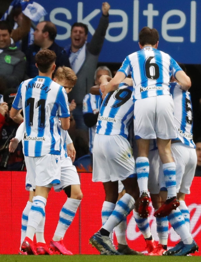 Fotos: Las mejores imágenes de la Real Sociedad contra frente al Valencia