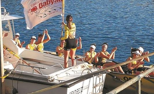 Las remeras de Orio celebran su victoria en el Oria. 