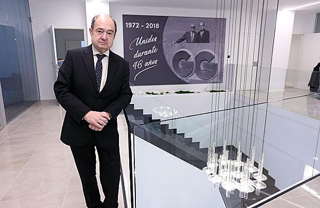 González, responsable de Gaestopas, en las instalaciones de la empresa, a la que llegó en 1972.