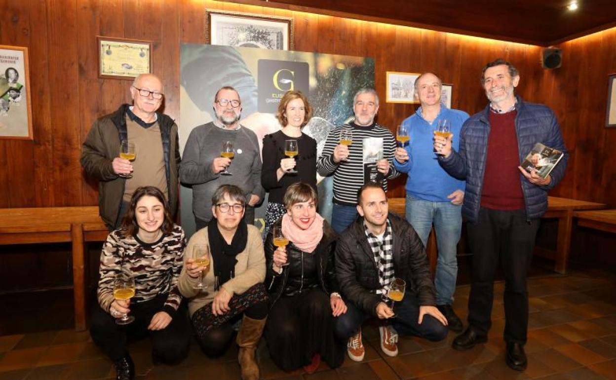 Presentación de la 'sagardomapa' en la Cofradía Vasca de Gastronomía, en San Sebastián.