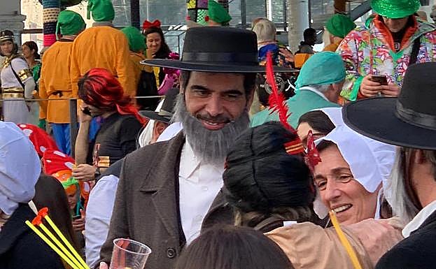 Eneko Goia y Olatz Peon en el Domingo de Carnaval de Tolosa.
