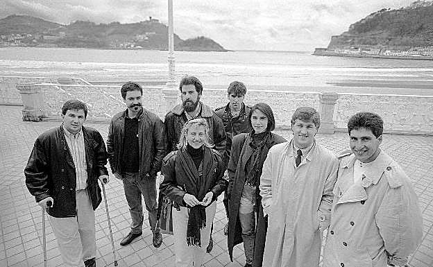 Berasategui, Jauregi, Bermejo y Erentxun. Delante, Beatriz Adán, Mari Jose Kerejeta, Ibáñez y Olazabal. Era 1989. 