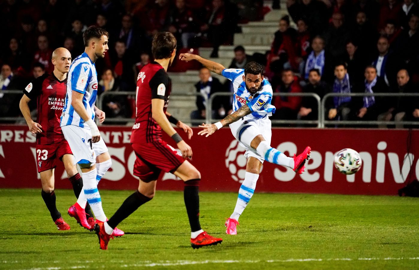 Ambientazo en Anduva para la vuelta de la semifinal de Copa entre Real Sociedad y Mirandés