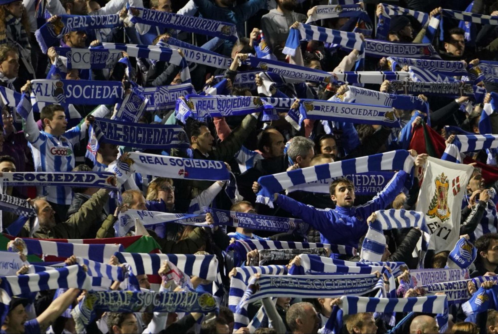 Los más de mil aficionados realistas en Anduva vivieron una noche inolvidable.