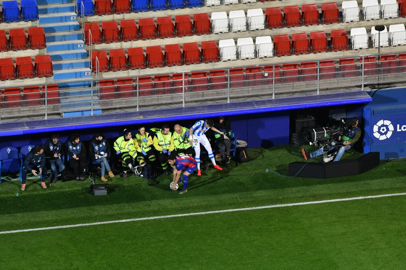 La Real se ha impuesto en el derbi guipuzcoano gracias a los goles de Oyarzabal y Willian José. Charles ha marcado por los armeros