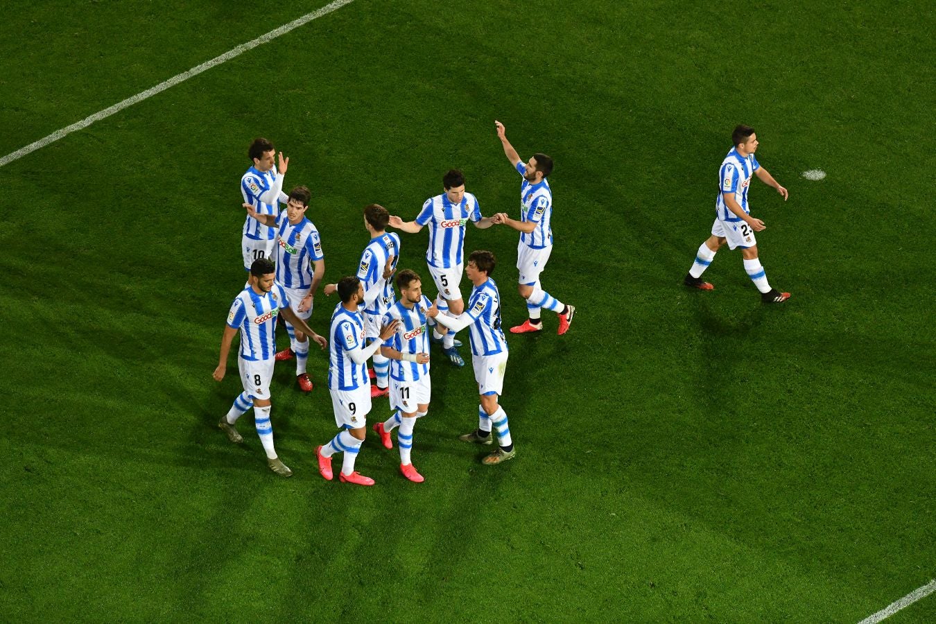 La Real se ha impuesto en el derbi guipuzcoano gracias a los goles de Oyarzabal y Willian José. Charles ha marcado por los armeros