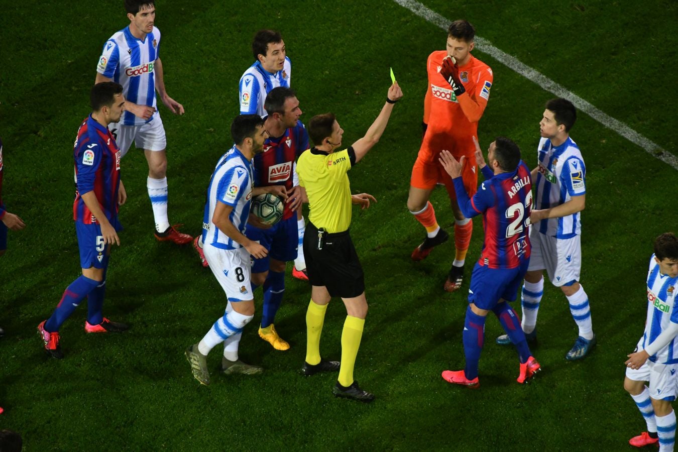 La Real se ha impuesto en el derbi guipuzcoano gracias a los goles de Oyarzabal y Willian José. Charles ha marcado por los armeros