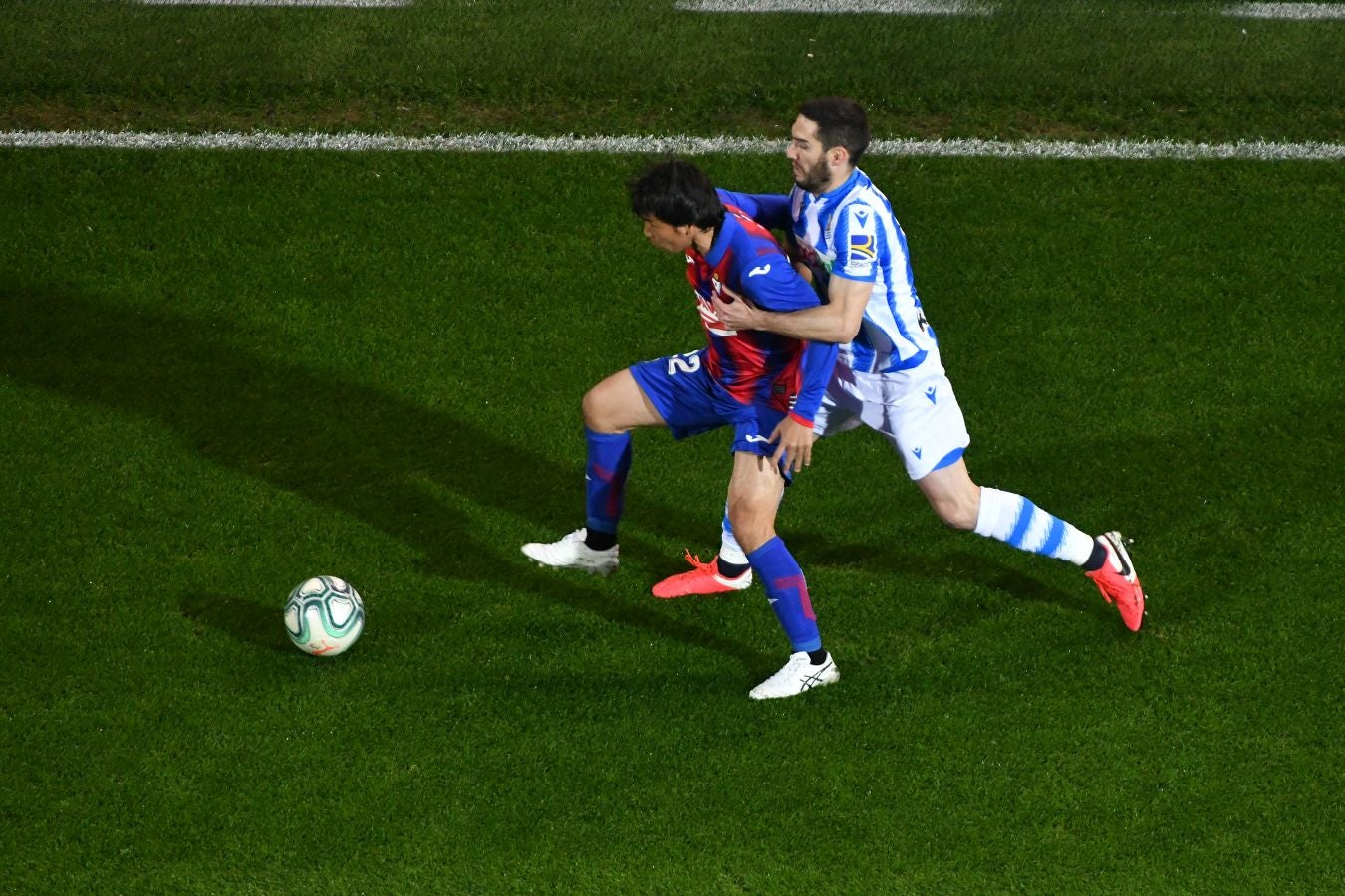 La Real se ha impuesto en el derbi guipuzcoano gracias a los goles de Oyarzabal y Willian José. Charles ha marcado por los armeros