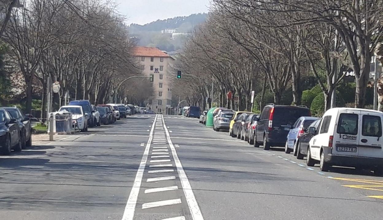 La N-634 sin tráficio el domingo al mediodía. Ayer sí hubo algo de tráfico, pero menos que un día normal. 
