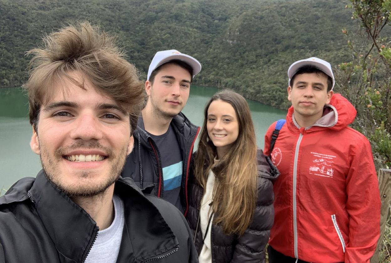 Juan Luis Muñiz, Yeray Castellón, Afrika Arnanz y Daniel Quirós, en sus días de estudiantes en Bogotá.