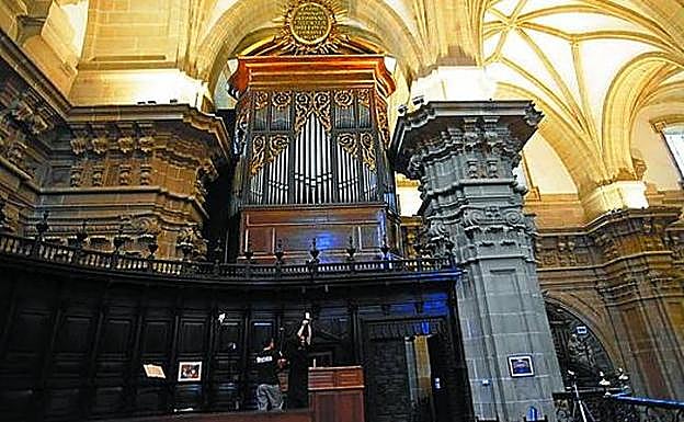 Imagen principal - La basílica donostiarra de Santa María &#039;estrenará&#039; órgano el próximo año